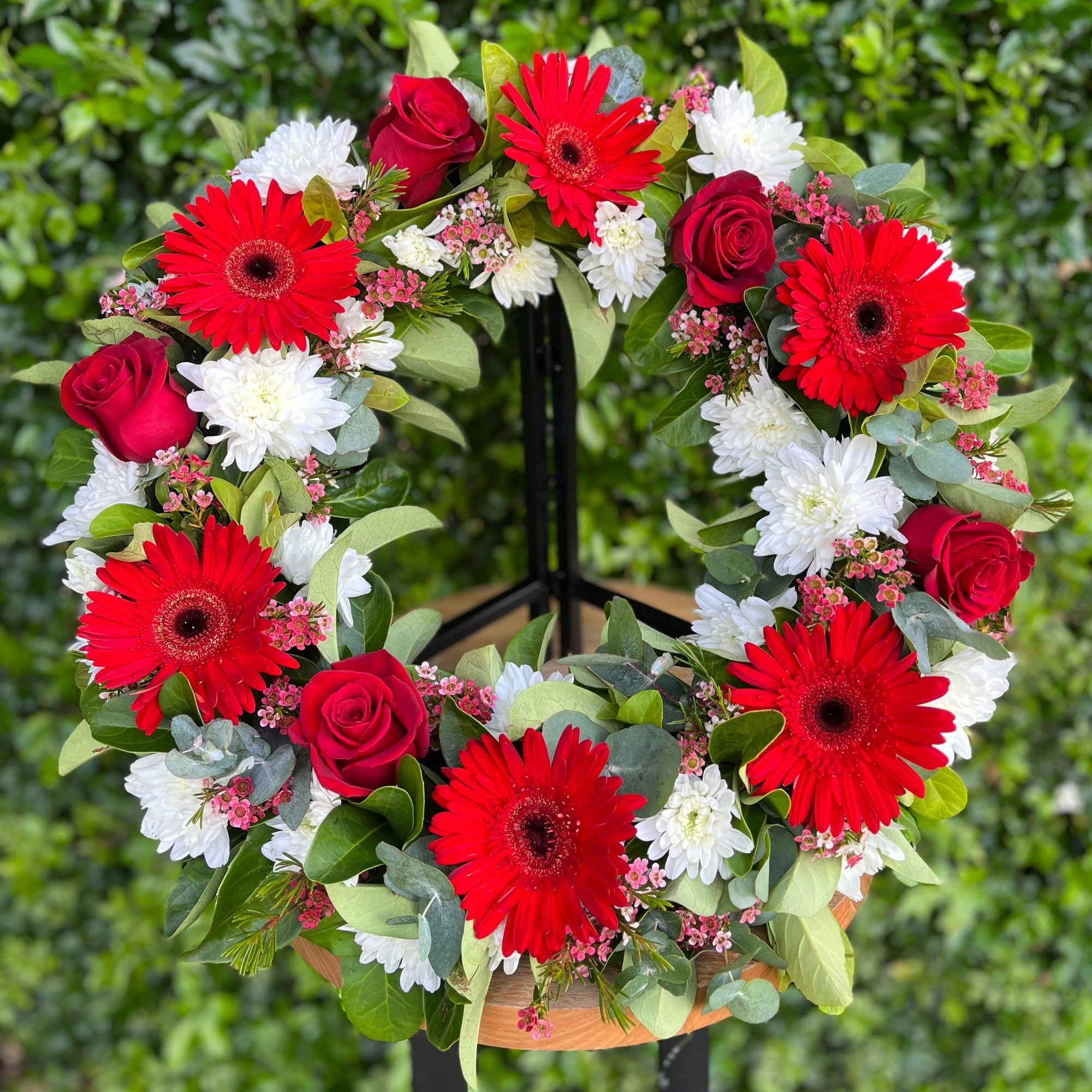 LARGE RED & WHITE WREATH 42cm