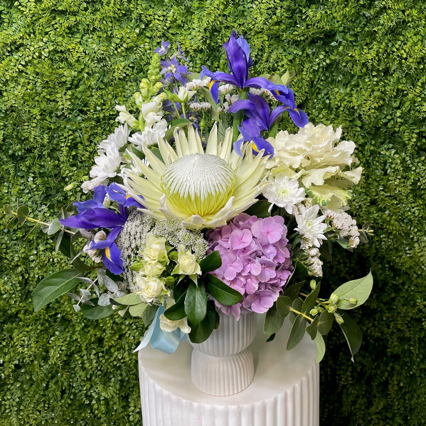 WHITE WITH A TOUCH OF BLUE CERAMIC ARRANGEMENT