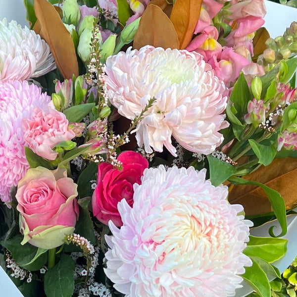 BLUSH FRONT FACING BOUQUET Northside Flower Market