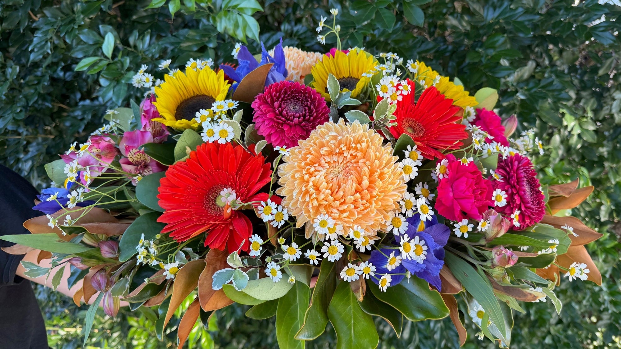 TABLE ARRANGEMENT
