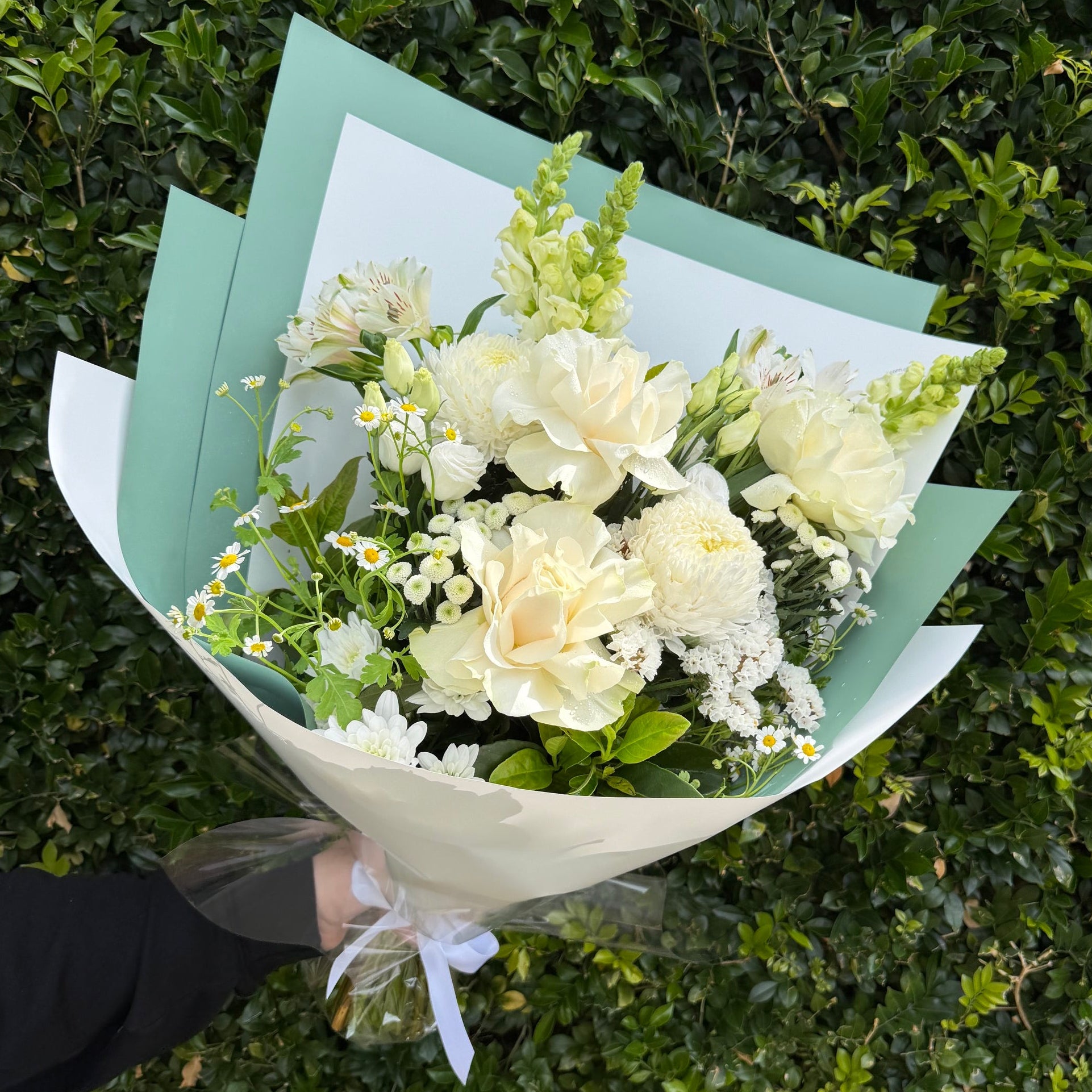 WHITE BOUQUET
