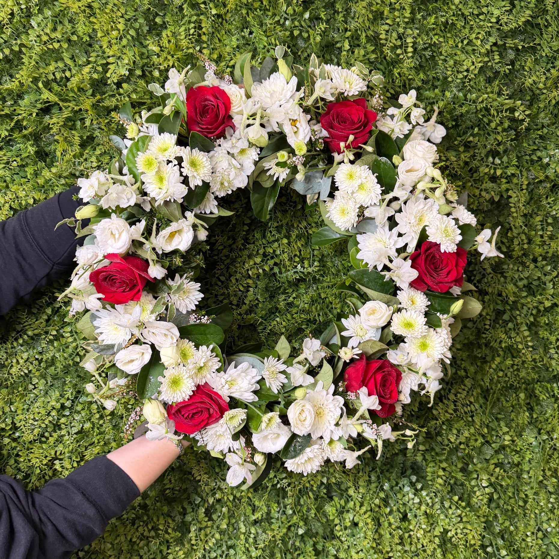 LARGE RED & WHITE WREATH 42cm