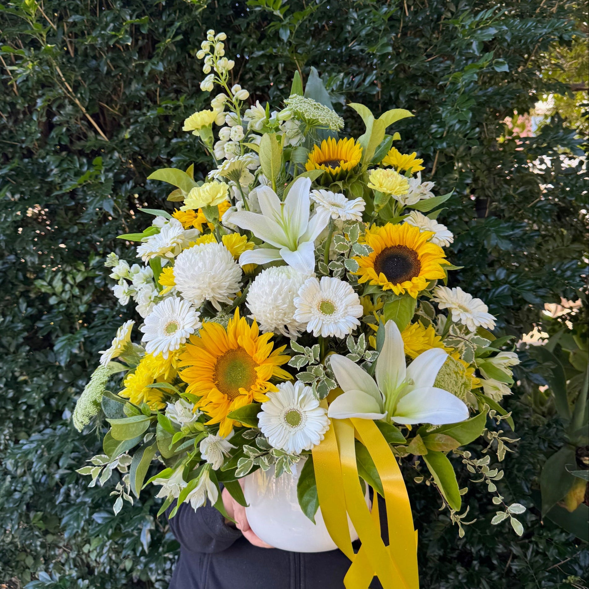 LARGE CEREMONY ARRANGEMENT - YELLOW & WHITE