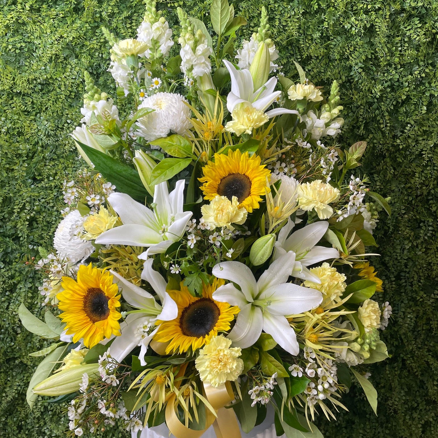 LARGE CEREMONY ARRANGEMENT - YELLOW & WHITE