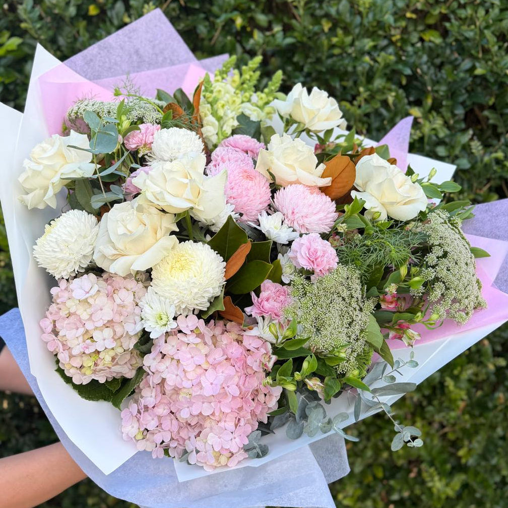 LUXURY BLUSH BOUQUET