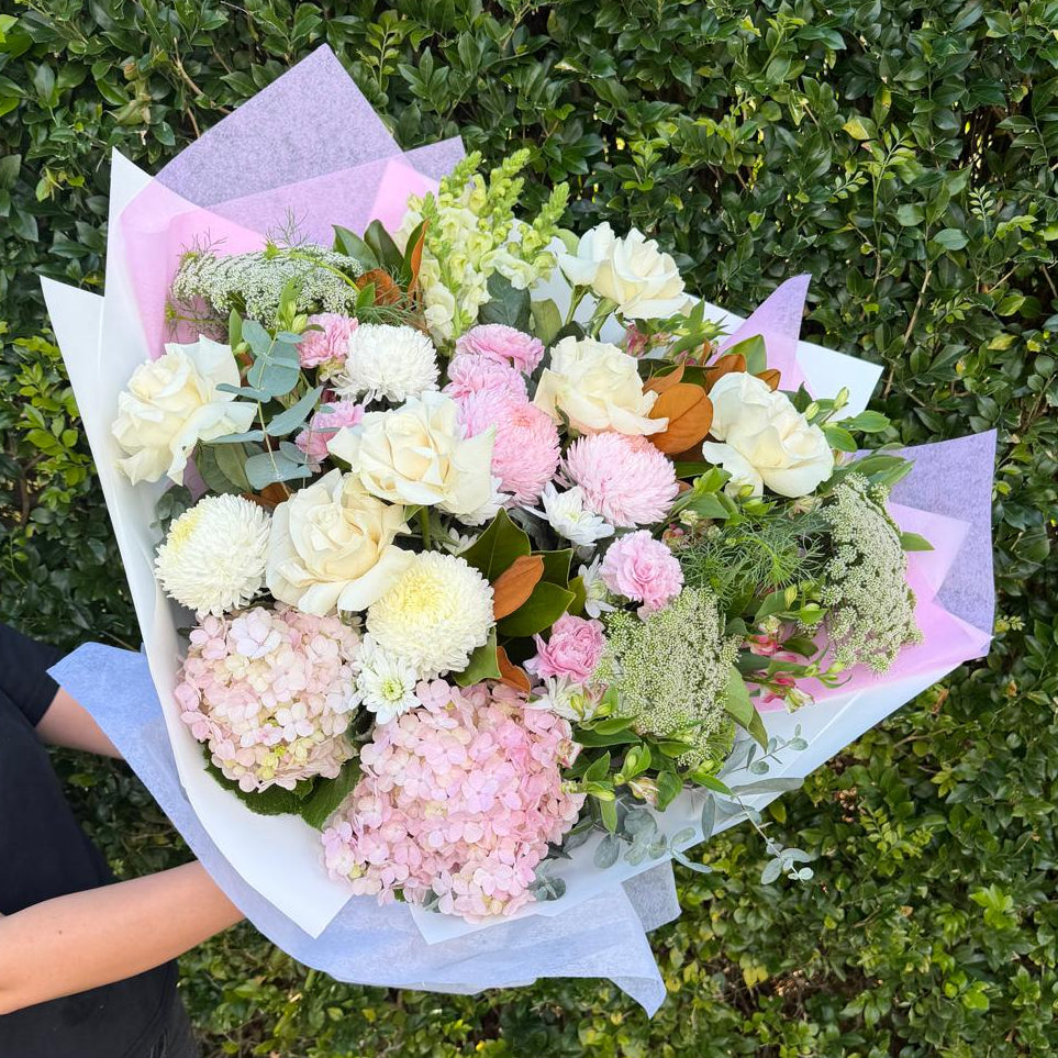 LUXURY BLUSH BOUQUET