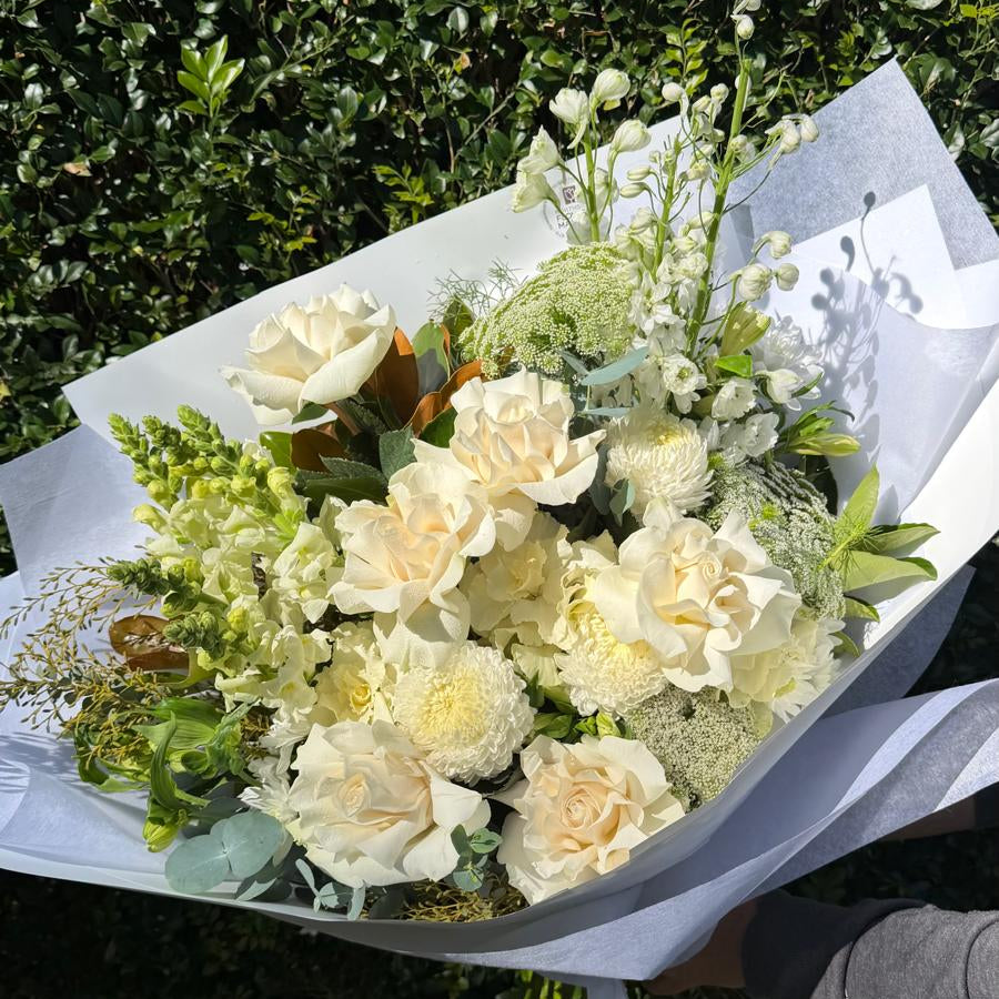 LUXURY WHITE BOUQUET