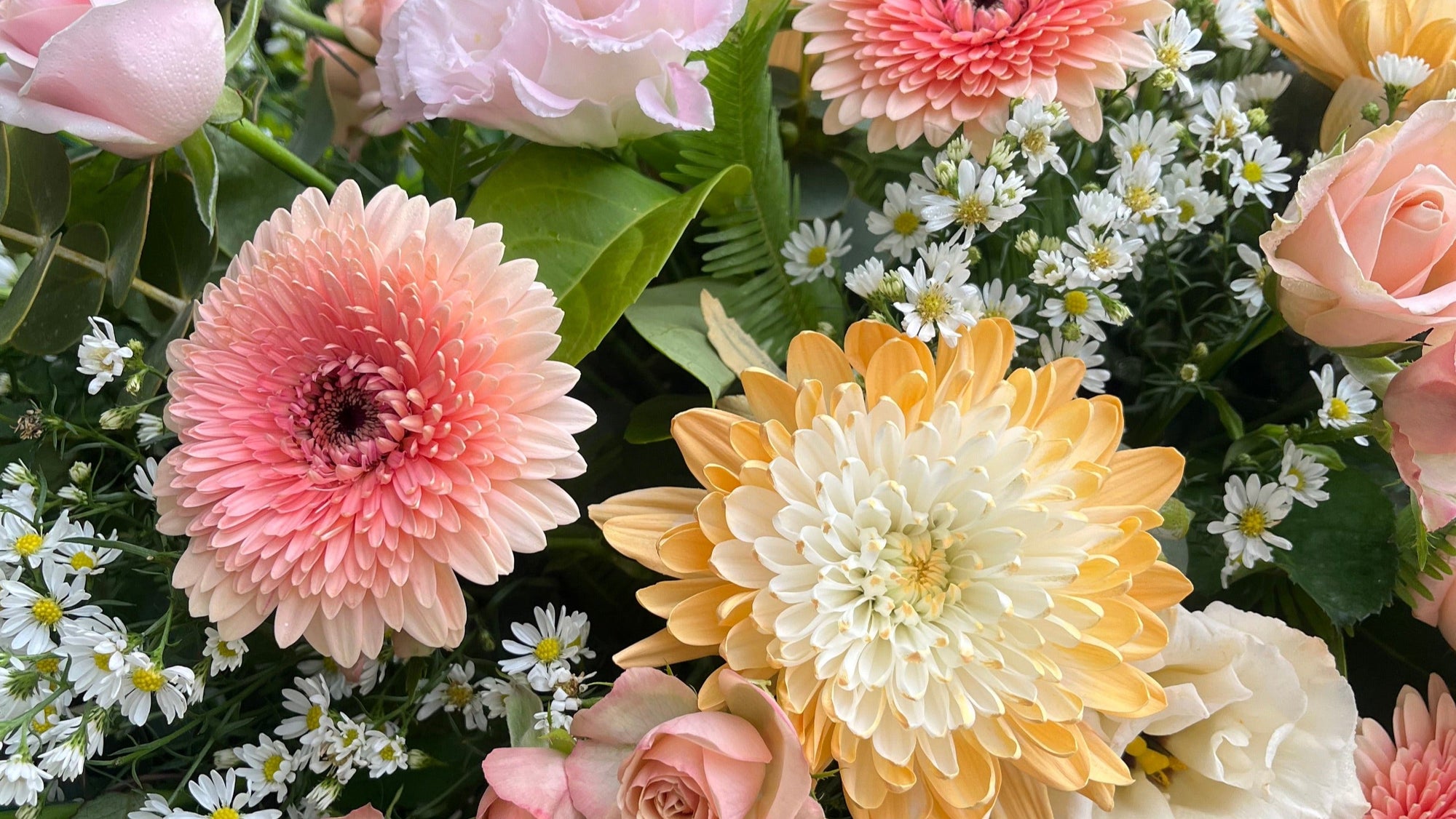 PEACHES & CREAM CASKET SPRAY